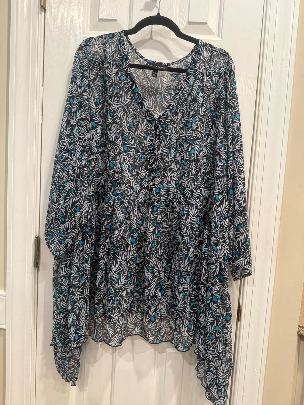 Lane Bryant Black & Teal Leaf Print V-Neck Tunic- Sheer Fabric - 22/24 like new